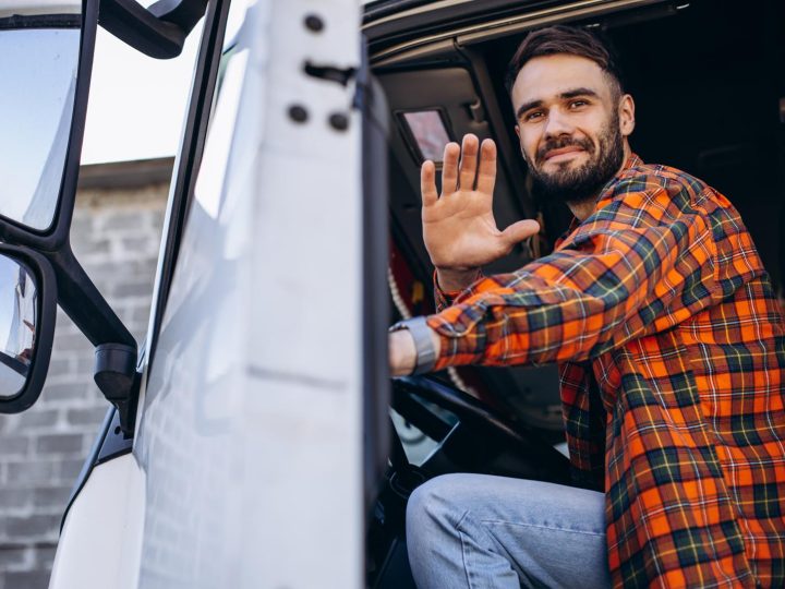 La vita in movimento: il ruolo cruciale dell’autotrasportatore nell’economia moderna