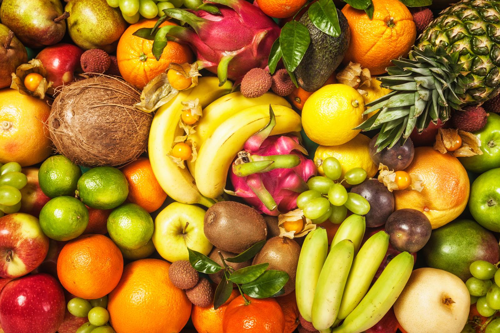 La frutta fa ingrassare? Sfatare i miti e scoprire la verità sull’impatto della frutta sulla nostra dieta