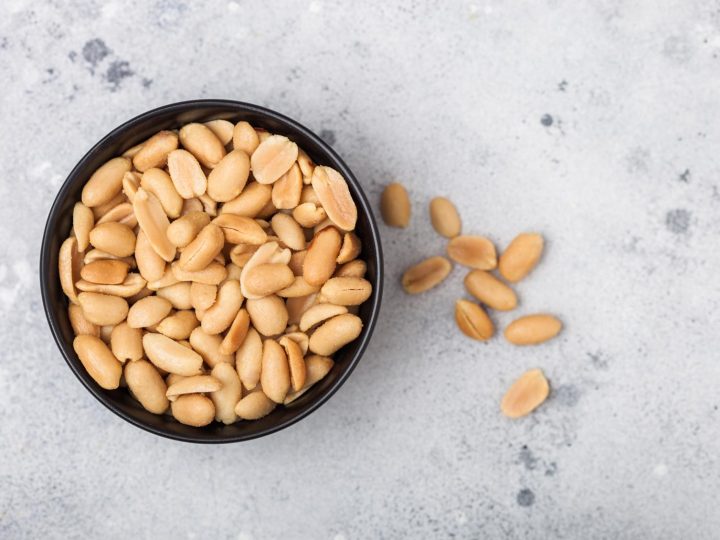 Le noccioline sono un inganno calorico? Scopri la verità sul loro impatto sul peso!